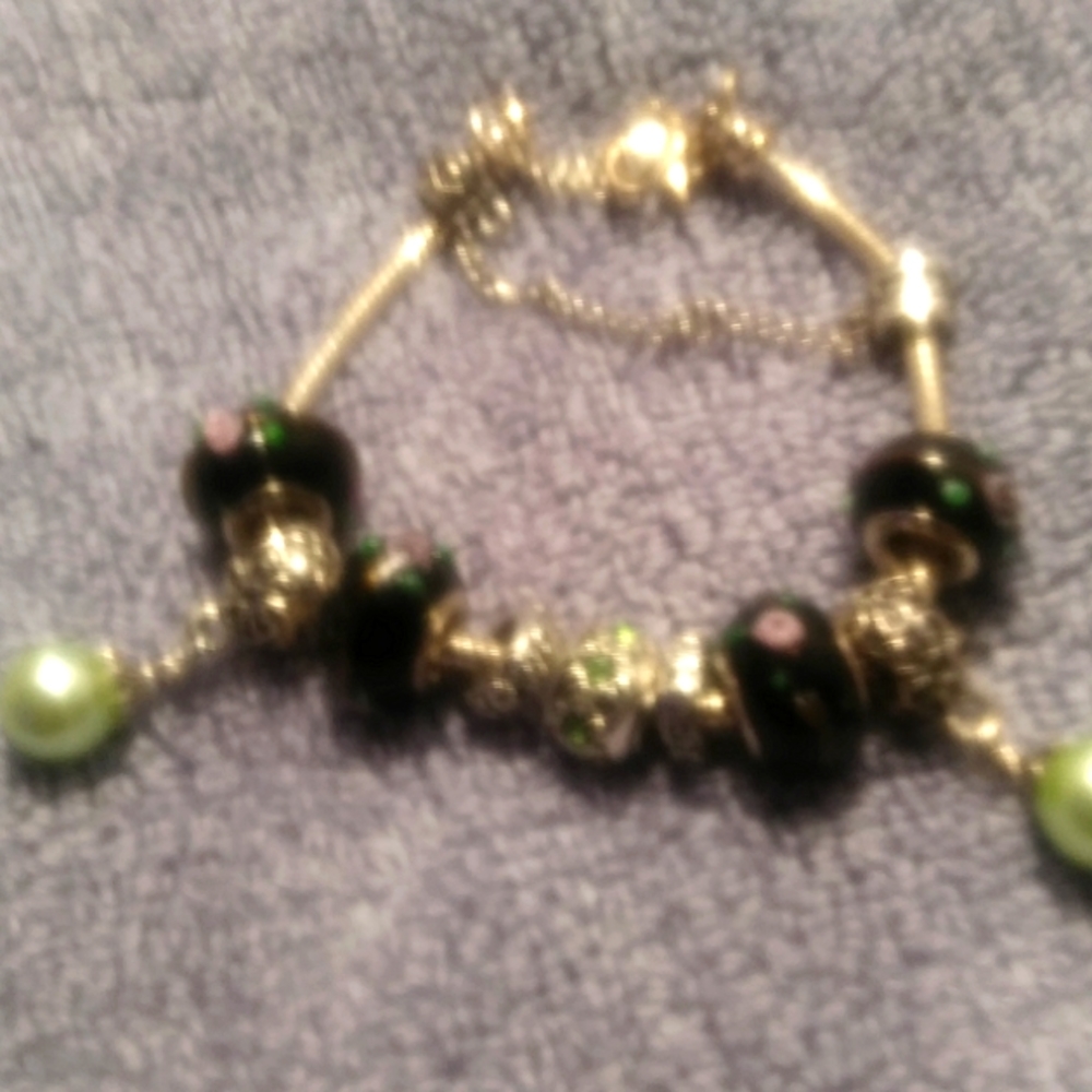 Beautiful Marino Beads Silver Bracelet